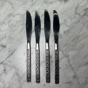 Lot of 4 Oneida 1881 Rogers SPANISH COURT Stainless Dinner Knives 8.5"